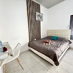 Thapleuk Residence